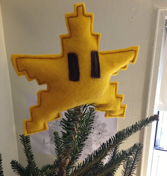 mario-star-christmas-tree-topper-geek-decor-1