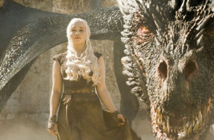 dany-targaryen-and-drogon-game-of-thrones-850x560